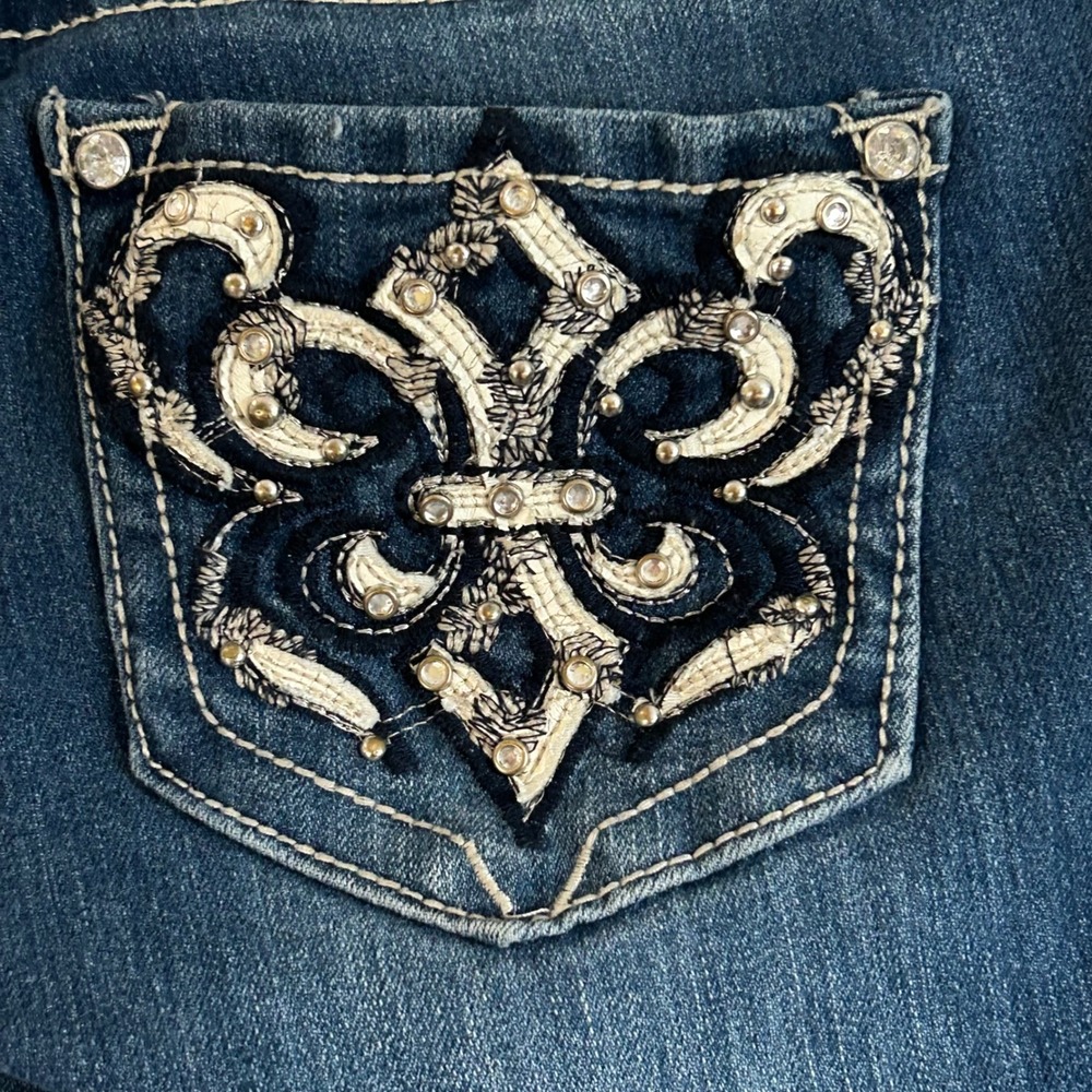 ZCO Jeans Womens Medium Wash Fleur‎ De Lis Embellished Crop Capri Jeans Size 5